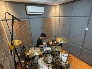 peredam suara ruangan drum