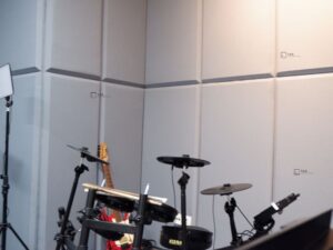 peredam suara ruangan drum